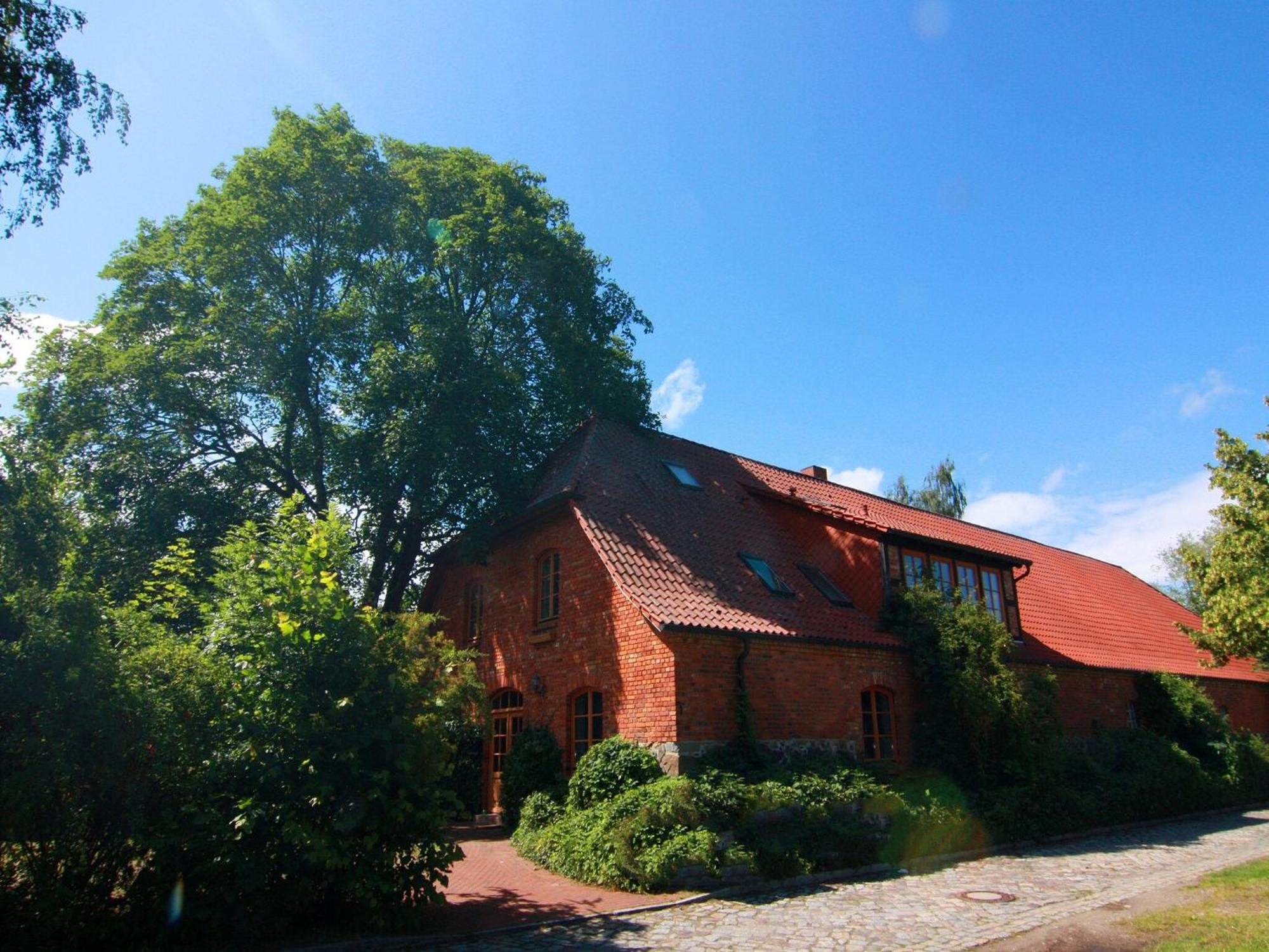 Вилла Mansion In Gressow With Terrace Garden Bbq Pond Bicycles Экстерьер фото